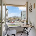 Beautiful Spacious 100m From The With 2 Terraces & Private Garage Box Apartment *