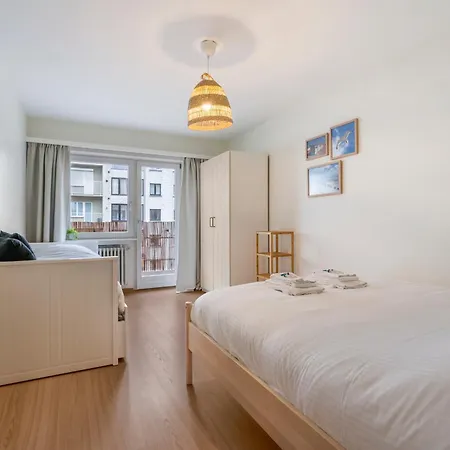 Beautiful Spacious 100m From The With 2 Terraces & Private Garage Box *