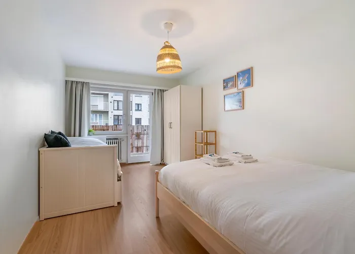 Beautiful Spacious 100m From The With 2 Terraces & Private Garage Box *