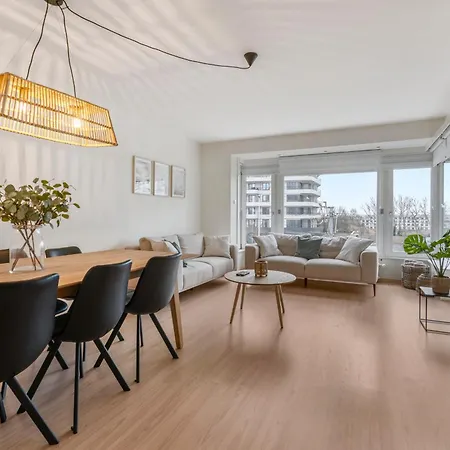 Beautiful Spacious 100m From The With 2 Terraces & Private Garage Box Apartament