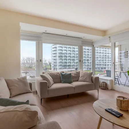 Beautiful Spacious 100m From The With 2 Terraces & Private Garage Box Ostenda